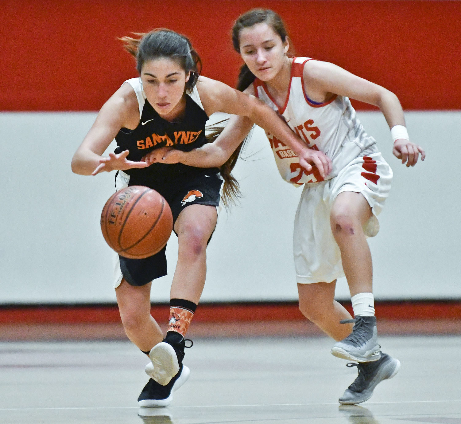 120418 SY SM g basketball 01.jpg